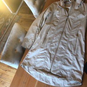 Lululemon right as rain jacket